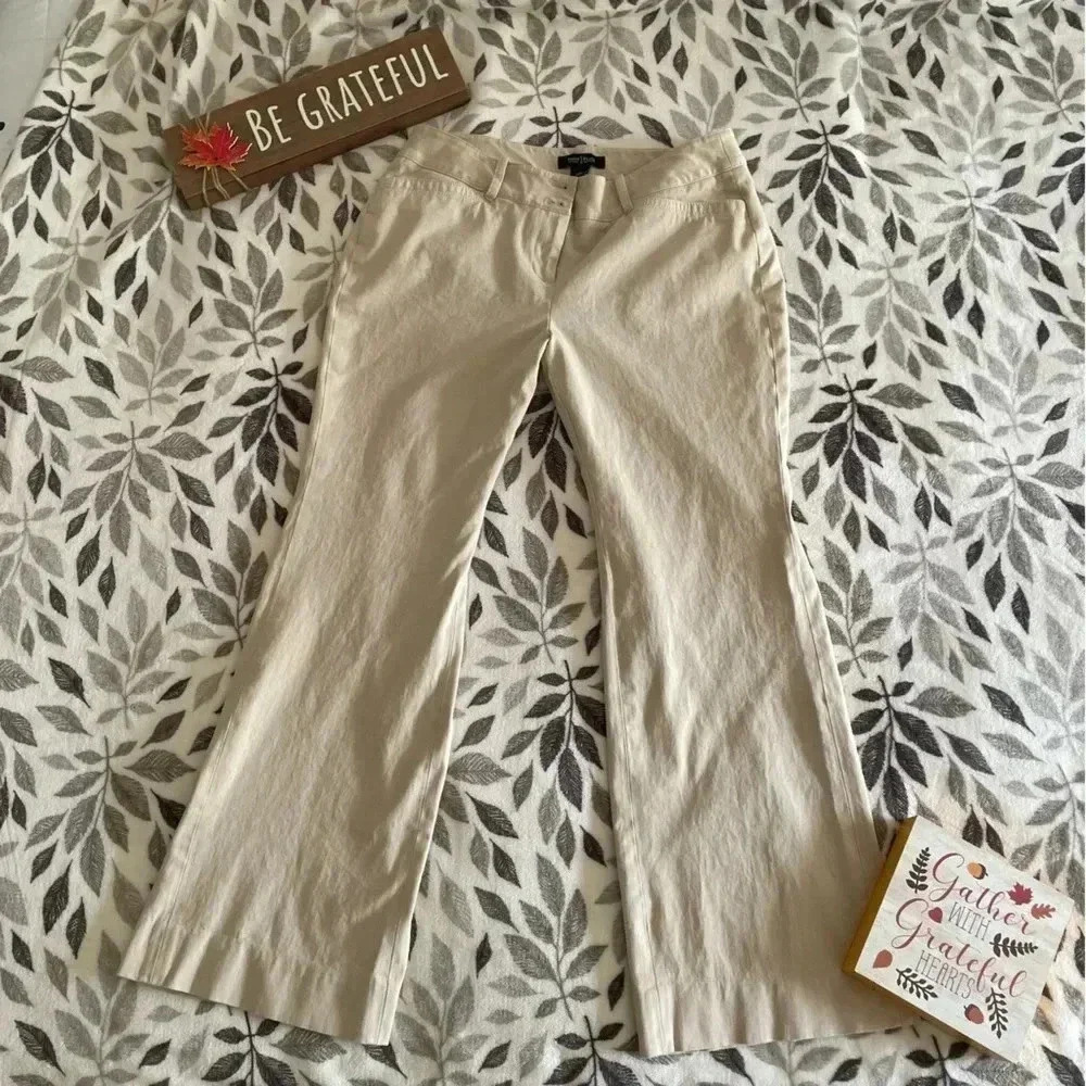 White House Black Market Beige Boot Leg Pants Women Size 10S‎